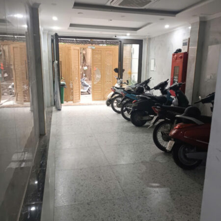 BÁN NHÀ mặt ngõ 6 Tầng – 120m2 Ngõ Tự Do, ô tô đỗ cửa – giá 40 tỷ