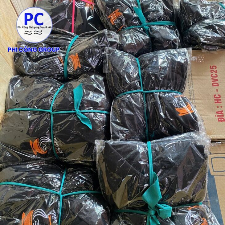 GỬI QUẦN ÁO ĐỒNG PHỤC VIỆT NAM QUA MỸ