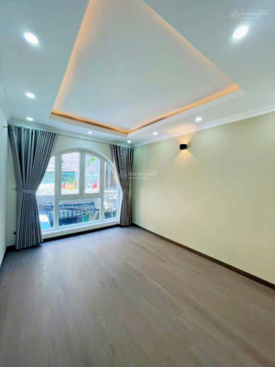 Nhà 21m2 Nguyễn Thần Hiến, P18, Q4 – 2PN, 2WC, Sổ Đỏ – 5.6 Tỷ