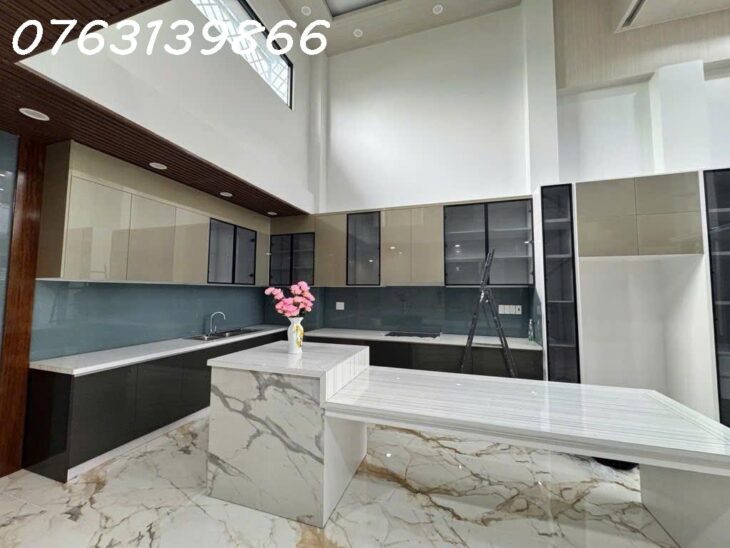 HIẾM ! HƠN 9 TỶ- NHÀ PHỐ CAO CẤP CÓ HỒ BƠI- THANG MÁY- NGANG 7 x 14- GẦN TRƯỜNG QUỐC TẾ AISVN.