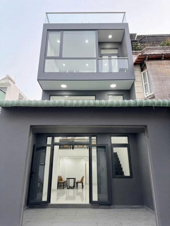 CHỈ 5. x TỶ- QUẬN 7- GẦN KCX TÂN THUÂN – NHÀ MỚI 3 TẦNG – DT 4.5 x 12- SỔ RIÊNG.