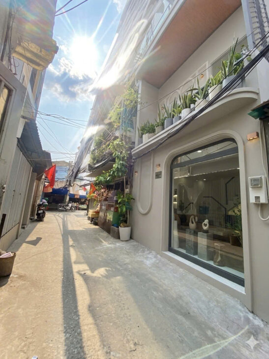 GIÁ 5. x TỶ- QUẬN 7- GẦN PHÚ MỸ HƯNG- NHÀ MỚI DT 4.6 x 9- SỔ RIÊNG – HOÀN CÔNG.