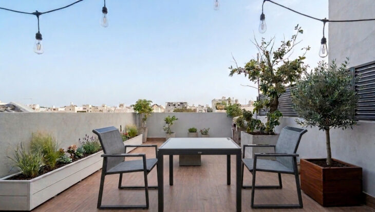 GIÁ 9.X TỶ- SIÊU PHẨM LÊ THỊ CHỢ- QUẬN 7- NHÀ 4T- DT 5 X 13- ĐƯỜNG XE TẢI.