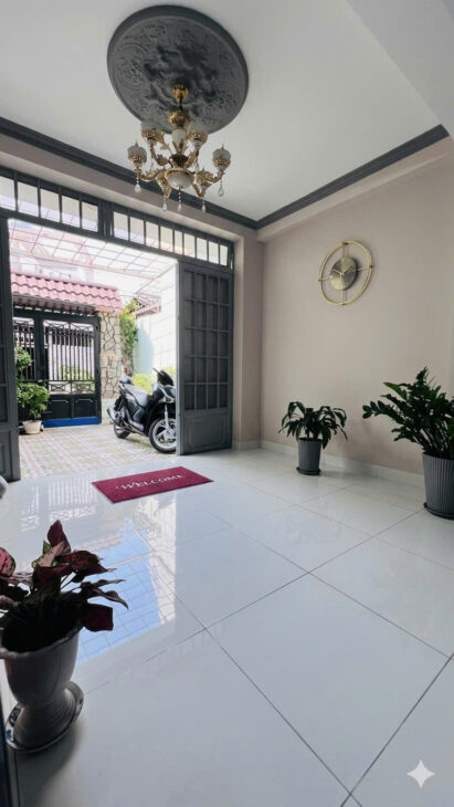 CHỈ 6. x TỶ-NỞ HÂU- NGANG 5M HIẾM- NHÀ MỚI ĐƯỜNG XE TẢI- SÁT PHÚ MỸ HƯNG- QUẬN 4