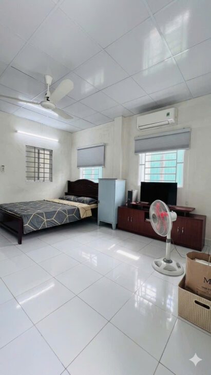 CHỈ 6. x TỶ-NỞ HÂU- NGANG 5M HIẾM- NHÀ MỚI ĐƯỜNG XE TẢI- SÁT PHÚ MỸ HƯNG- QUẬN 4