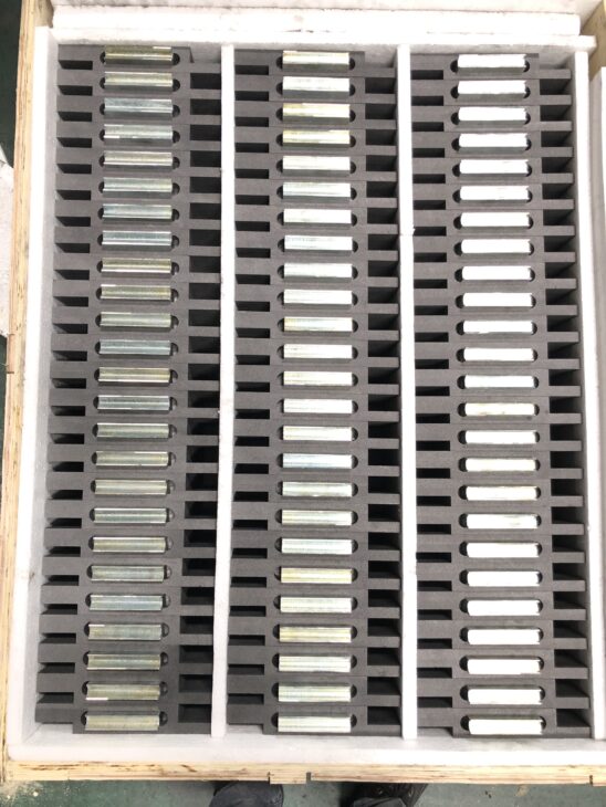 Tổng kho nhập khẩu và phân phối tấm Graphite cho lò quay xi măng