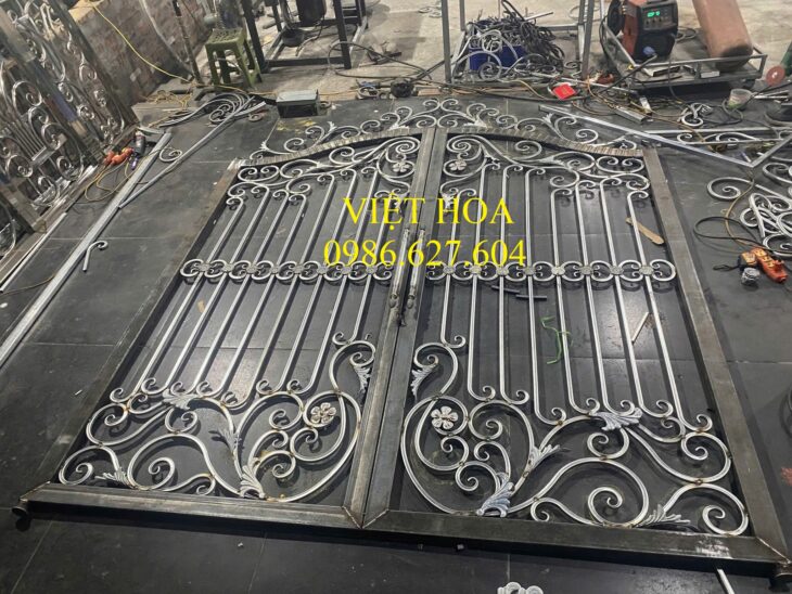 Cần gia công cổng sắt mỹ thuật đẹp, bền, cao cấp tại Hà Nội
