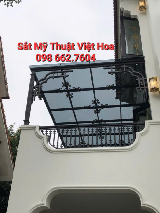 Gia Công Mái Kính Khung Sắt Mỹ Thuật – Vẻ Đẹp Của Hiện Đại và Cổ Điển