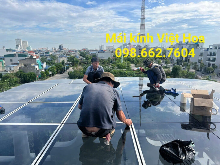 Gia Công Mái Kính Khung Sắt Mỹ Thuật – Vẻ Đẹp Của Hiện Đại và Cổ Điển