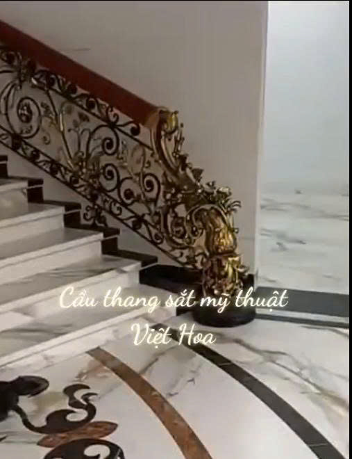 Ưu điểm nổi bật của cầu thang sắt mỹ thuật cho biệt thự cao