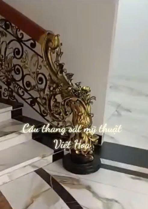 Ưu điểm nổi bật của cầu thang sắt mỹ thuật cho biệt thự cao