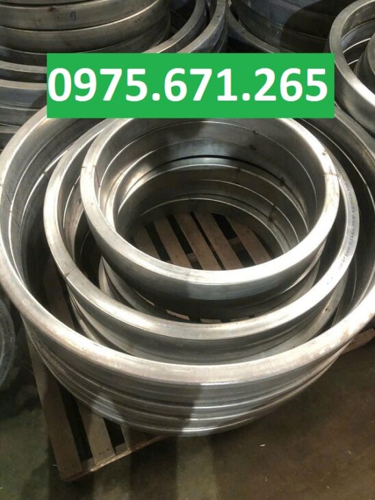 Xưởng chuyên sản xuất và gia công móc bạt xe tải ở Hà Nội