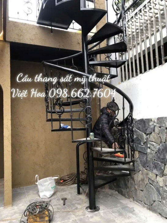 Cầu thang xoắn ốc Hà Nội đẹp, sang trọng