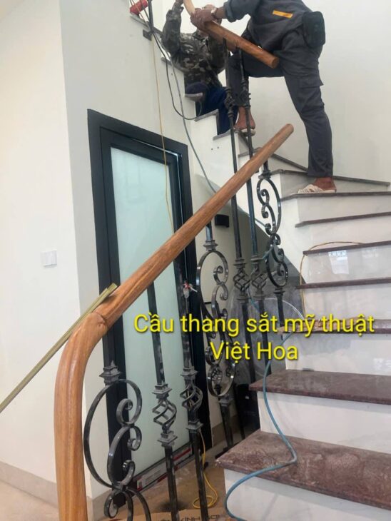 Cầu thang xoắn ốc Hà Nội đẹp, sang trọng