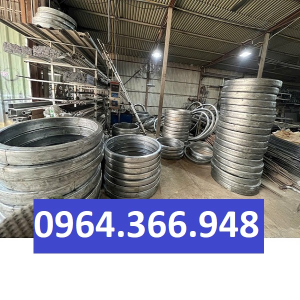 Vòng tròn uốn sắt theo đường kính yêu cầu