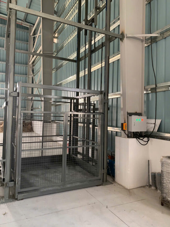 Đà Nẵng Miền Trung lắp đặt thang nâng hàng thủy lực, Thang tải hàng công nghiêp giá tốt